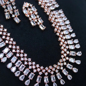 Collier en laiton élégant unique de sosie lourd de mariée avec argent AD CZ et perle pour les mariages de mariées Fournisseur de produits en vrac - Product Image 1