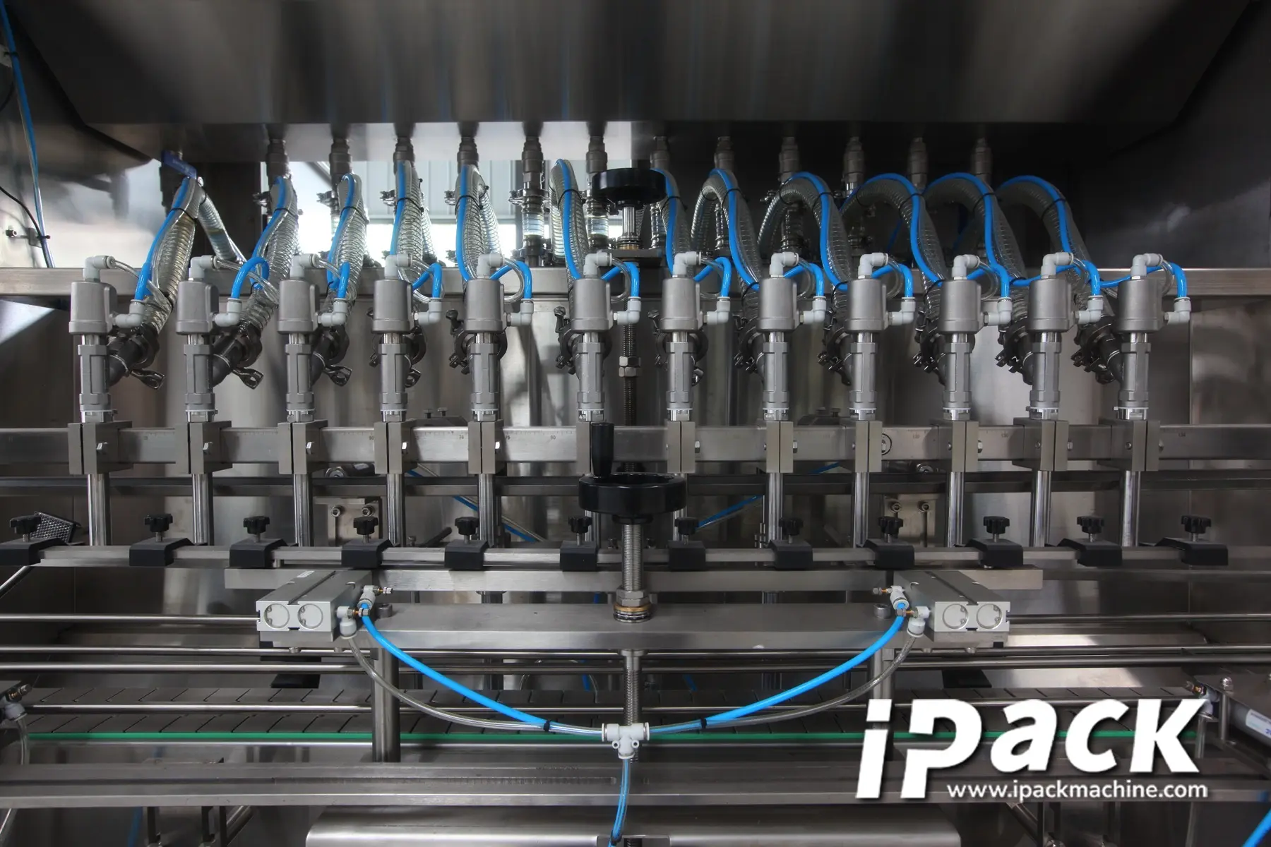 Lubricantes de engranaje totalmente automático, máquina de llenado y etiquetado de botellas de aceite de Motor, línea de producción
