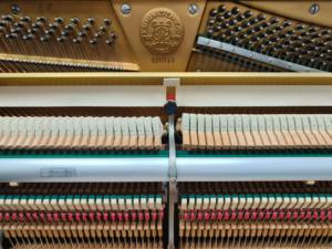 Piano Vertical Kawai K48 de 88 Teclas con Teclado Contrapesado de Madera Sólida, Estilo Clásico, Piano Acústico de Piso - Product Image 3