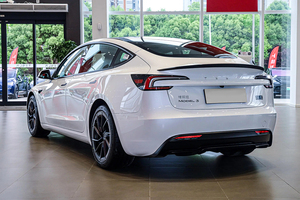 รถยนต์มือสอง Tesla Model ปี 2024 พวงมาลัยซ้าย แบบซีดาน ขับเคลื่อนล้อหลัง/ขับเคลื่อนสี่ล้อ ระยะทางวิ่ง 301-400 กม. สภาพสีเดิมจากโรงงาน - Product Image 5