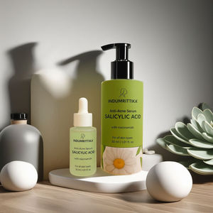 Sérum facial Indumrittika Advanced à l'acide salicylique et à la niacinamide, formule légère pour équilibrer la peau et lisser le grain de peau - Product Image 4