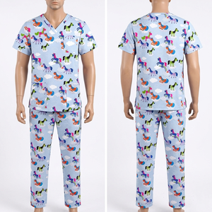 Ensemble de blouses médicales imprimées en polyester et élasthanne, motif léopard multicolore, logo personnalisé par sublimation - Product Image 4