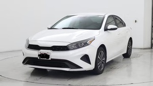 Kia Forte LXS IVT 2024 Usado en Excelentes Condiciones - Product Image 4