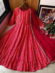 Robe Anarkali imprimée de créateur occidental en soie Butter de qualité supérieure, tenue de soirée et de mariage, entièrement cousue, coupe évasée pour femme - Product Image 4