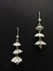 Boucles d'oreilles traditionnelles de haute qualité les plus vendues directement du fournisseur indien Glittering Shine Swaying avec un style à la mode - Product Image 3