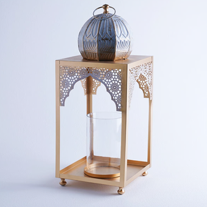 Linterna de vela marroquí con cúpula metálica decorativa de color azul y dorado al por mayor para decoraciones domésticas de Ramadán y Eid - Product Image 3