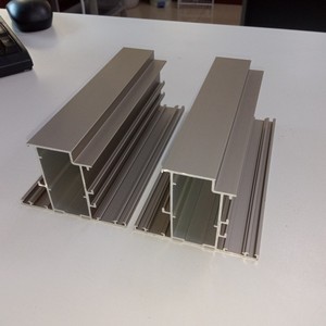 Perfil de marco de puerta de aluminio anodizado gris a precio mayorista | Fabricado en Song Hong aluminio Vietnam - Product Image 2