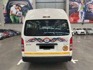 Minivan Diésel Manual Toyota Quantum Hiace 2024 Usada de 16 Asientos para Pasajeros - Product Image 2