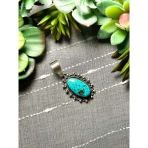 Pendentif Jameson Garcia en turquoise Kingman et argent sterling avec technologie d'incrustation à sertissage clos - Product Image 3