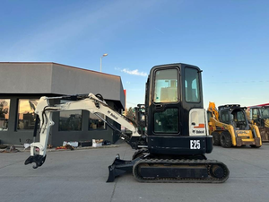 รถขุดขนาดเล็ก BOBCATTS E25EM ราคาโรงงาน พร้อมบุ้งกี๋และใบมีดดันดิน สำหรับงานก่อสร้าง ฟาร์ม และจัดสวน - Product Image 2