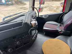 Camion lourd d'occasion 6x4 de 2023, 469 CV (345 kW), Euro 4, diesel, transmission automatique, 25-30 T de MVM, 15 000 km, en état d'occasion - Product Image 3