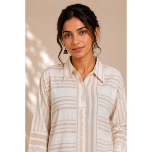 Haut court en mousseline beige Nayantara Myra pour femme, coupe ample, chemisier décontracté à boutons, respirant, couleur unie pour le printemps, l'été et l'automne - Product Image 2