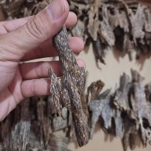 Qualité supérieure Pur Oud Agarwood Vietnam Copeaux de bois pour Diffuseur d'encens Aromathérapie et Porte-encens - Product Image 1