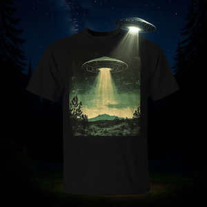T-shirt UFO a tema astrobiologia con astronave aliena e disco volante per gli appassionati di UFO - Product Image 3