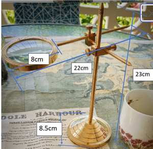 Loupe moderne en laiton écologique sur un support de table - Product Image 5