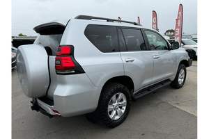 Land Cruiser RHD Usado del 2020 - Product Image 5