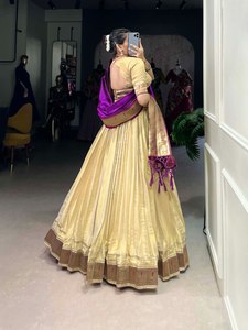 Dernier concepteur coton crème lourd éroder vêtements de festival de style traditionnel pour les fêtes-Paithani dentelle bordure Lehenga Choli - Product Image 4