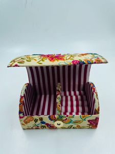 YASHVI EXPORTS YE1225 Boîte de rangement à bijoux en forme de dôme au design magnifique, en tissu de coton avec des perles, porte-bague, colliers - Product Image 4