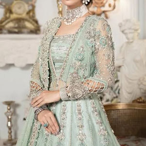 Ropa de diseño de tendencia 2025, traje de novia elegante, vestido de boda hecho a mano de peso pesado de calidad Premium para novias, indio y paquistaní - Product Image 1