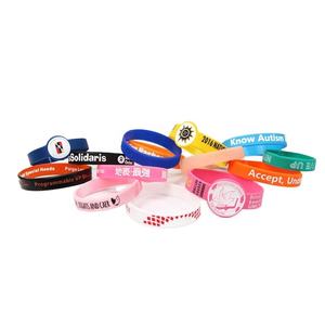 <span class=keywords><strong>Bracelet</strong></span> de poignet en Silicone <span class=keywords><strong>pour</strong></span> hommes et femmes, vente en gros, bracelets de poignet personnalisés, Code Qr, identification, bon marché, chine - Product Image 1