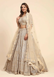 Bordado étnico Beige Mirrorwork nupcial Lehenga Lehnga Choli para la mejor fabricación india en precio al por mayor - Product Image 2
