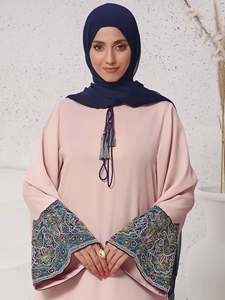 Nouvelles robes abaya modestes pleine longueur en vrac couleur unie traditionnelle classique islamique musulman plaqué abaya pour femmes OEM - Product Image 5