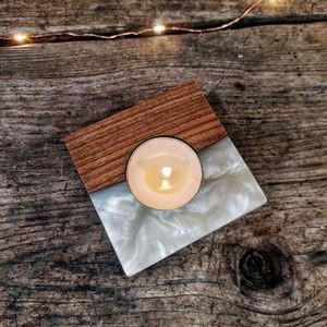 Portavelas de Madera Estilo Vintage con Adorno de Florero y Diseño de Especiero para Decoración Navideña del Hogar, Hecho a Mano - Product Image 6