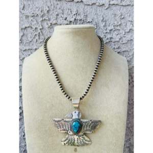 Pendentif Thunderbird en turquoise de Butte Kingman et argent sterling avec serti clos et technologie d'incrustation cheminée - Product Image 2