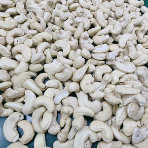 Trusted Supplier <b>Nuts</b> <b>Kernels</b> SANTIGO Cashew W180 W240 W320 Cashew <b>Nuts</b> Wholesale Low MOQ Custom Packing - Product Image 1