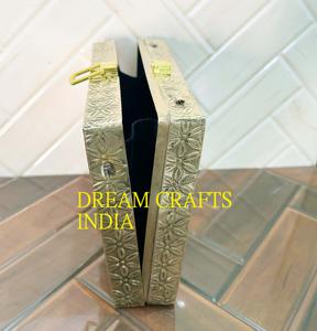 Bolso de novia de Metal de alta calidad, monederos de boda de verano a la moda, forma cuadrada, diseño en relieve a mano, cadenas con asa desmontable - Product Image 6