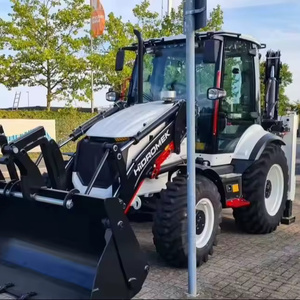 รถแทรกเตอร์ L3240คูโบต้าที่ใช้งานค่อนข้างดีพร้อมตัวโหลดด้านหน้าและรถตัก - Product Image 1