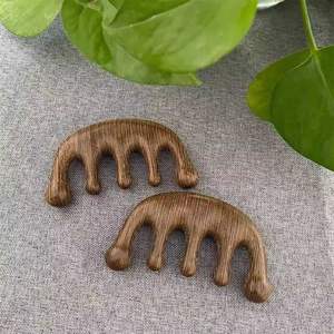 Masajeador de Cuero Cabelludo de Madera de Sándalo Natural de Diseño Personalizado, Peine de Masaje para la Cabeza, Antiestático, Alta Calidad en India - Product Image 4