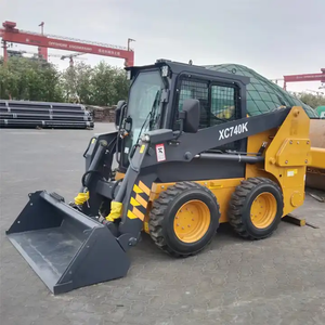 Chargeuse compacte sur pneus Xc740k 2012 Jaune/Noir avec godet hydraulique – Équipement de construction robuste, moteur Volvo 0-2000 - Product Image 1