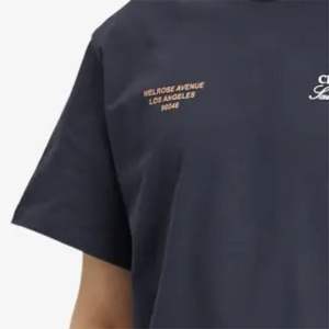 T-shirt DTF surdimensionné bleu | 100% coton French Terry 280 GSM Crewneck | T-shirt graphique rétro | Streetwear Premium & Urban Fashion - Product Image 6