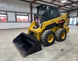 รถตักขนาดเล็กรถตัก242D3ดินด้านหน้าแบบใช้แล้ว - Product Image 2