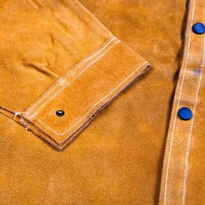 เสื้อแจ็คเก็ตหนังสำหรับงานเชื่อม ผ้าฝ้ายด้านหลัง หนังวัว ทนไฟ ป้องกันเปลวไฟ สำหรับช่างเชื่อม - Product Image 5