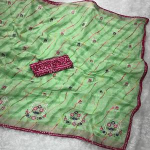 Damen-Baumwoll-Sari mit Mehrfaden-Stickerei, Kompletter Sari mit Zari-Bordüre, Bluse, Hergestellt in Indien - Product Image 1