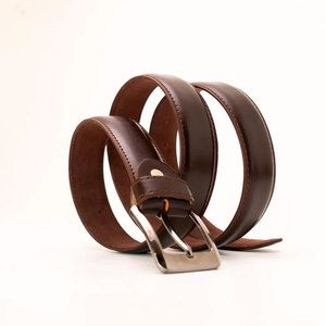 Ceinture en cuir à une seule couleur, accessoire de mode durable pour hommes et femmes, ceinture en cuir réglable à une seule couleur - Product Image 1