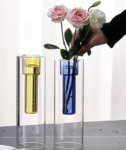 Soporte para plantas de cristal de color personalizado soplado a mano compacto moderno para pequeños espacios interiores y ocasiones de boda jarrón de mesa - Product Image 1