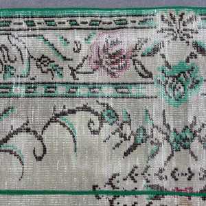 พรมวินเทจสไตล์ตุรกี ขนาด 3.4x7.9 ฟุต พรมขนสัตว์ขอบสีเขียว - Product Image 5