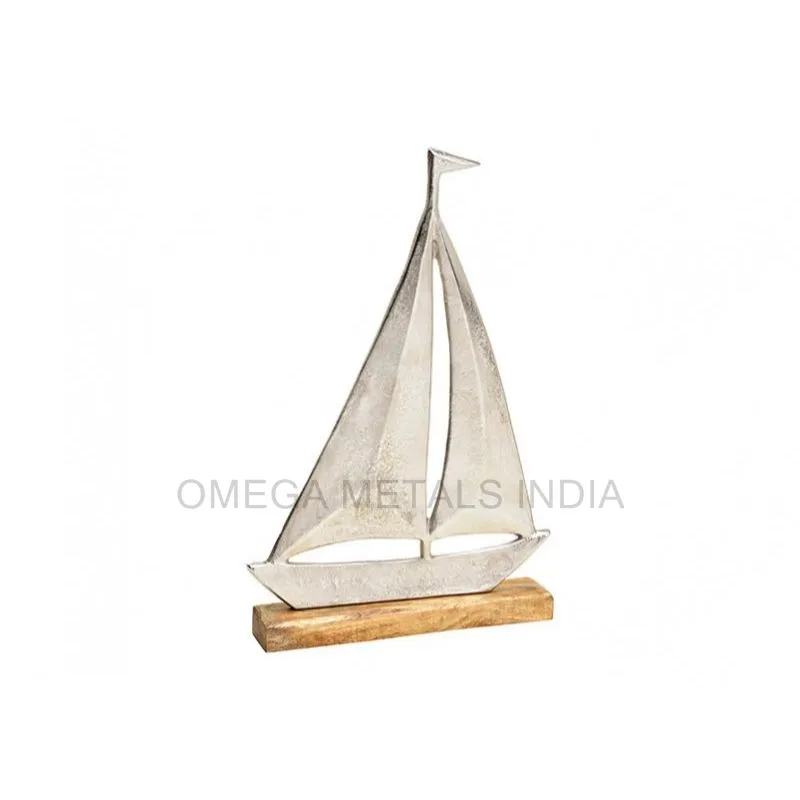 Vendita calda in alluminio e in legno di natale decorativo barca di lusso ornamento con piccola Base in legno