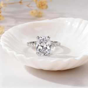 Vente en gros Vintage IGI Certifié Diamant de laboratoire pour femme D Couleur VVS Clarté Radiant Cut 14K Solid Gold Solitaire Ring - Product Image 1