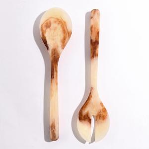 Ensemble de cuillères de service à salade en résine faites à la main en acier miroir jetable et durable - Product Image 1