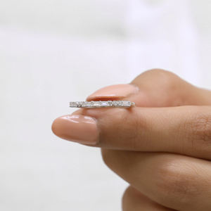 Baguette & ทรงกลมเพชรโมซิสซาไนท์สีสดใสครึ่งนิรันดร์งานแต่งงานสำหรับผู้หญิงสีทองขาว18K - Product Image 1