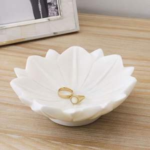 Cuenco de servicio decorativo de mármol Premium con una intrincada textura veteada, perfecto para arreglos de mesa de comedor y decoración finos - Product Image 6