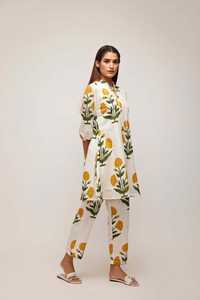 Conjunto único y elegante de Co-ord Kurta para fiesta de noche Kimono Kaftan Tassel Tie Neck Venta caliente para Resorts Fiestas Natural Tallas grandes - Product Image 2