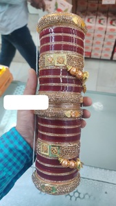Export qualität Zeitlose Braut <span class=keywords><strong>Chura</strong></span> Design Rote und weiße Armreifen, die den Braut-Look vervollständigen, der zum Verkauf angeboten wird - Product Image 6