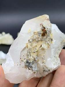 หินควอตซ์ใสแบบขายส่ง น้ำหนัก 5.9 กก. หินบำบัดธรรมชาติ หินสีขาว 47 ชิ้น จากสการ์ดู ปากีสถาน - Product Image 5