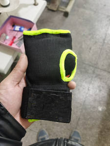 Gants de boxe professionnels en cuir PU imprimés de haute qualité gants de MMA à fermeture à crochet antidérapants gants de coup de pied de saison d'hiver - Product Image 2