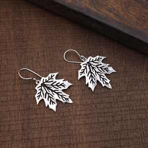 Los más vendidos pendientes de aro de Plata de Ley 925 hechos a mano a la moda talla de hoja de arce bonita para regalos de bodas de fiesta de mujer - Product Image 3